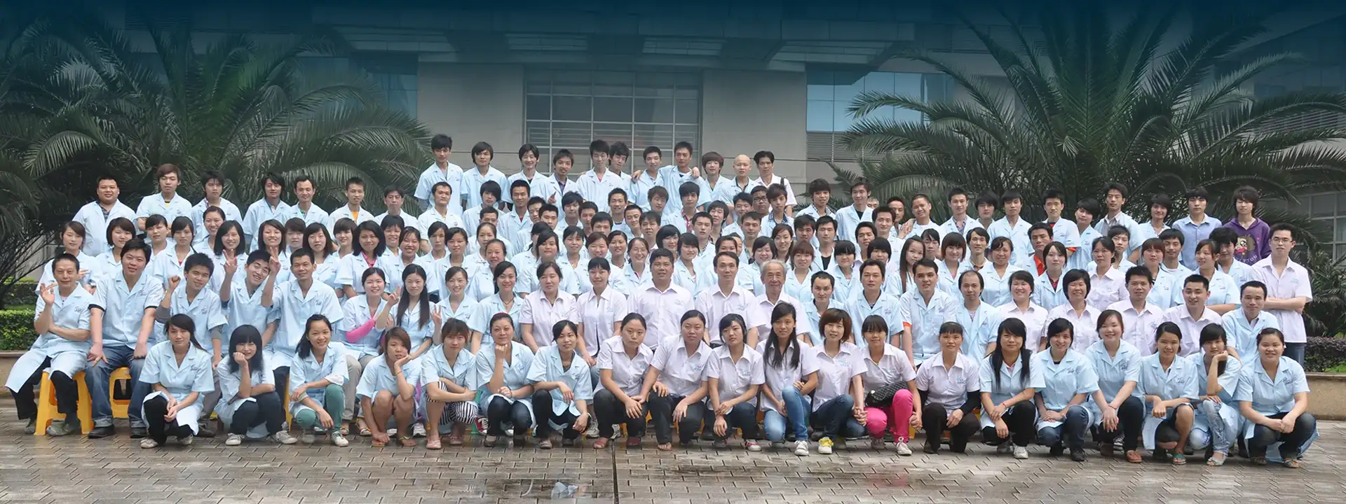 ทีมงานห้องปฏิบัติการทันตกรรมของจีน